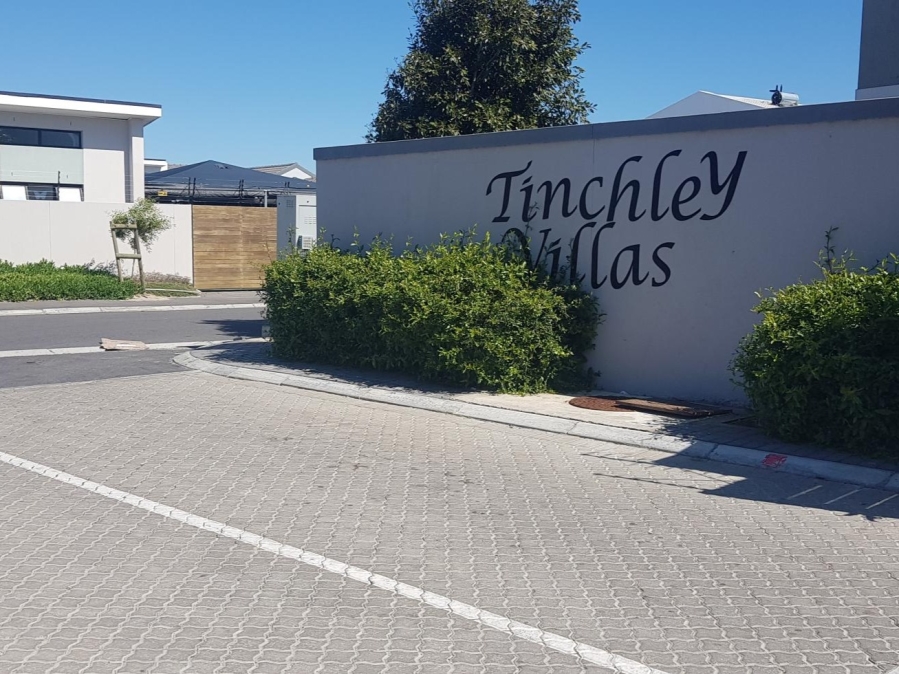 To Let 3 Bedroom Property for Rent in Parklands North Western Cape